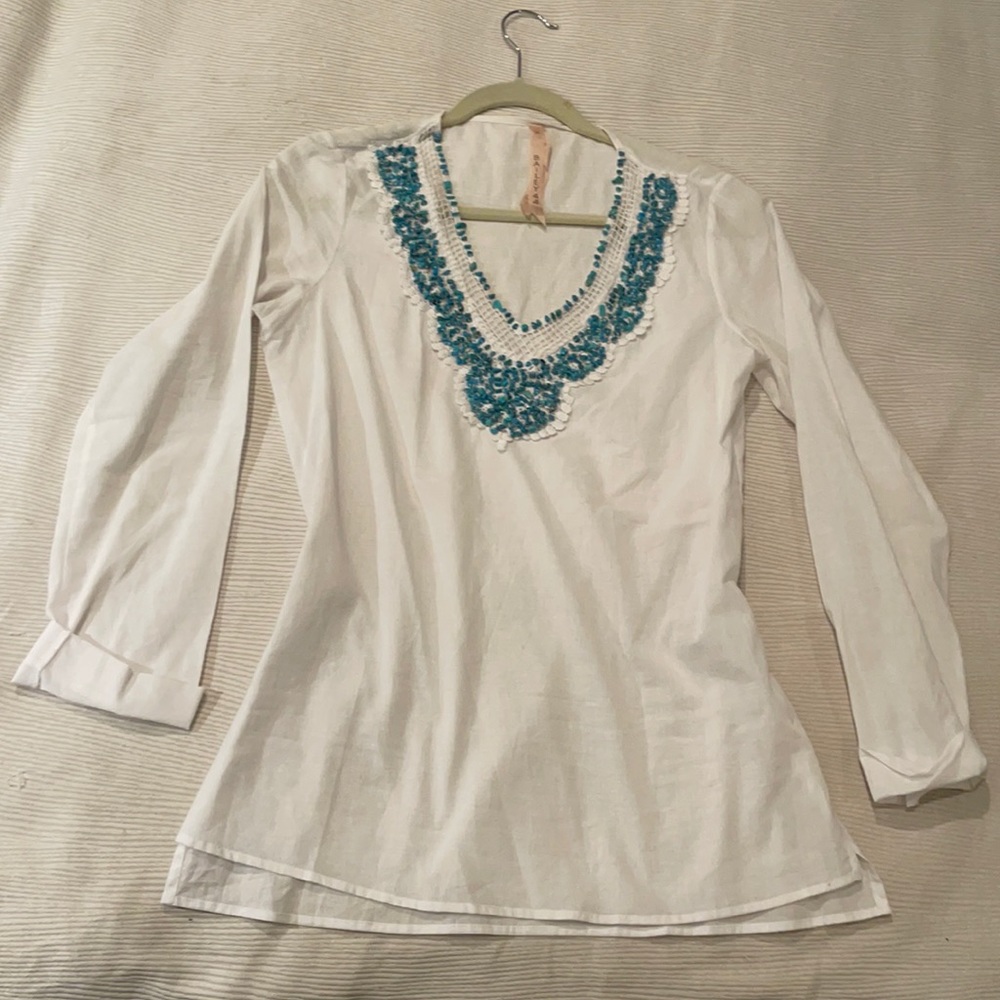White cotton V Neck top